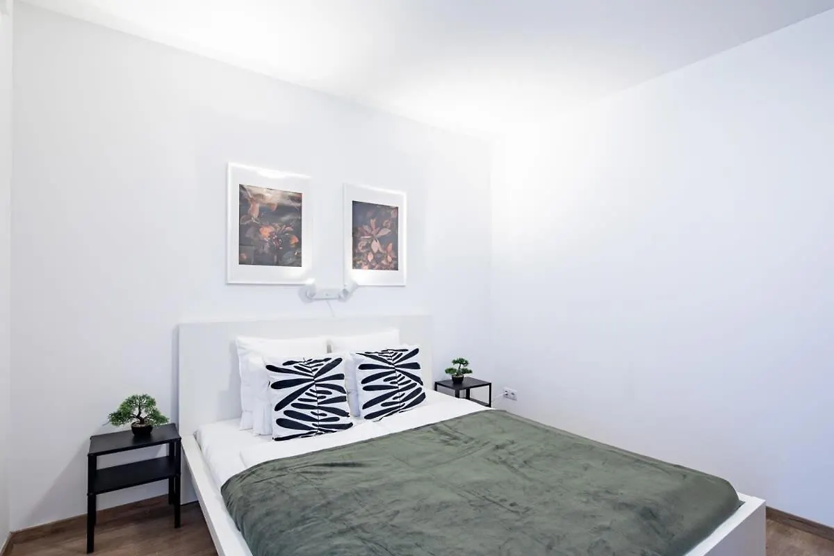 Central - Green Terrace - Modern Budapest Apartment