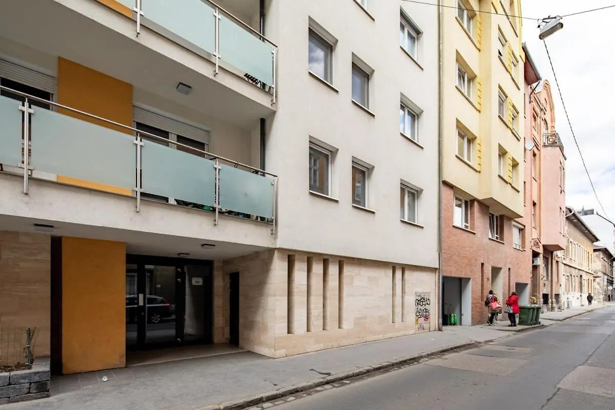 Apartment Central - Green Terrace - Modern Budapest Hungary