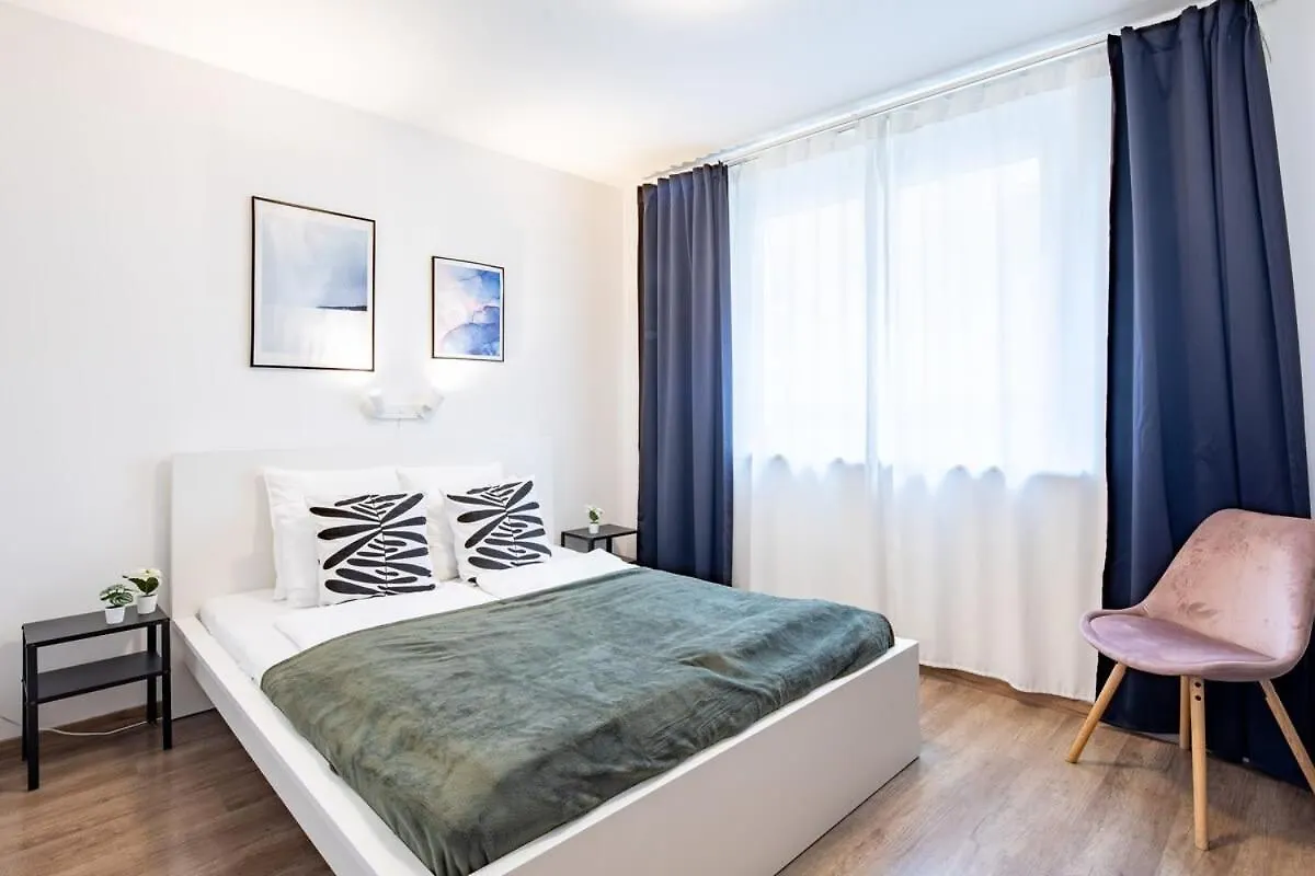 Central - Green Terrace - Modern Budapest Apartment