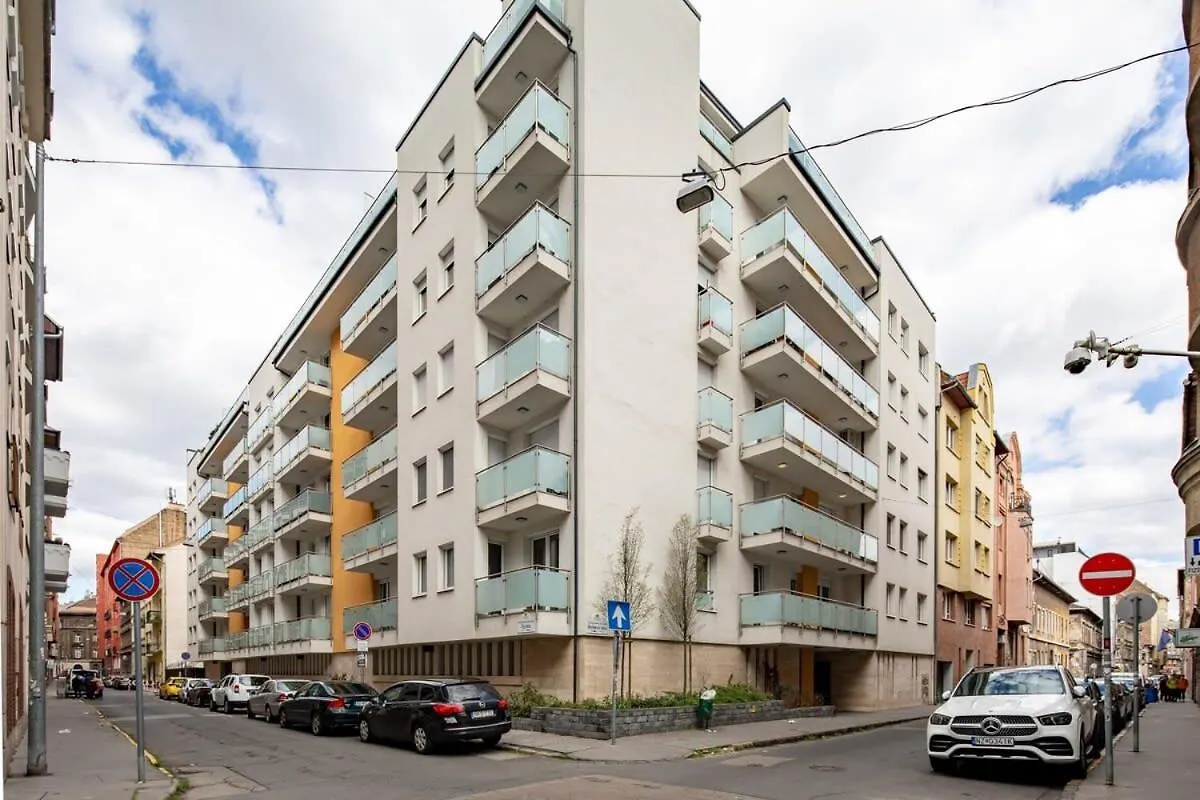 Apartment Central - Green Terrace - Modern Budapest